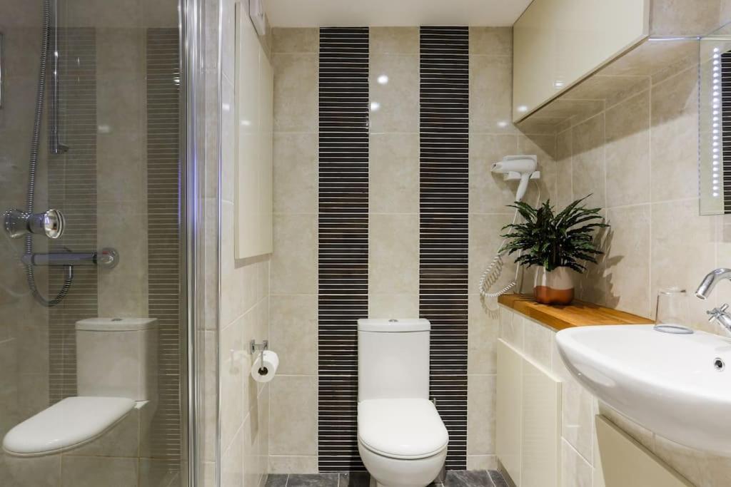 Truro Apartment In A Stunning Quiet Location מראה חיצוני תמונה
